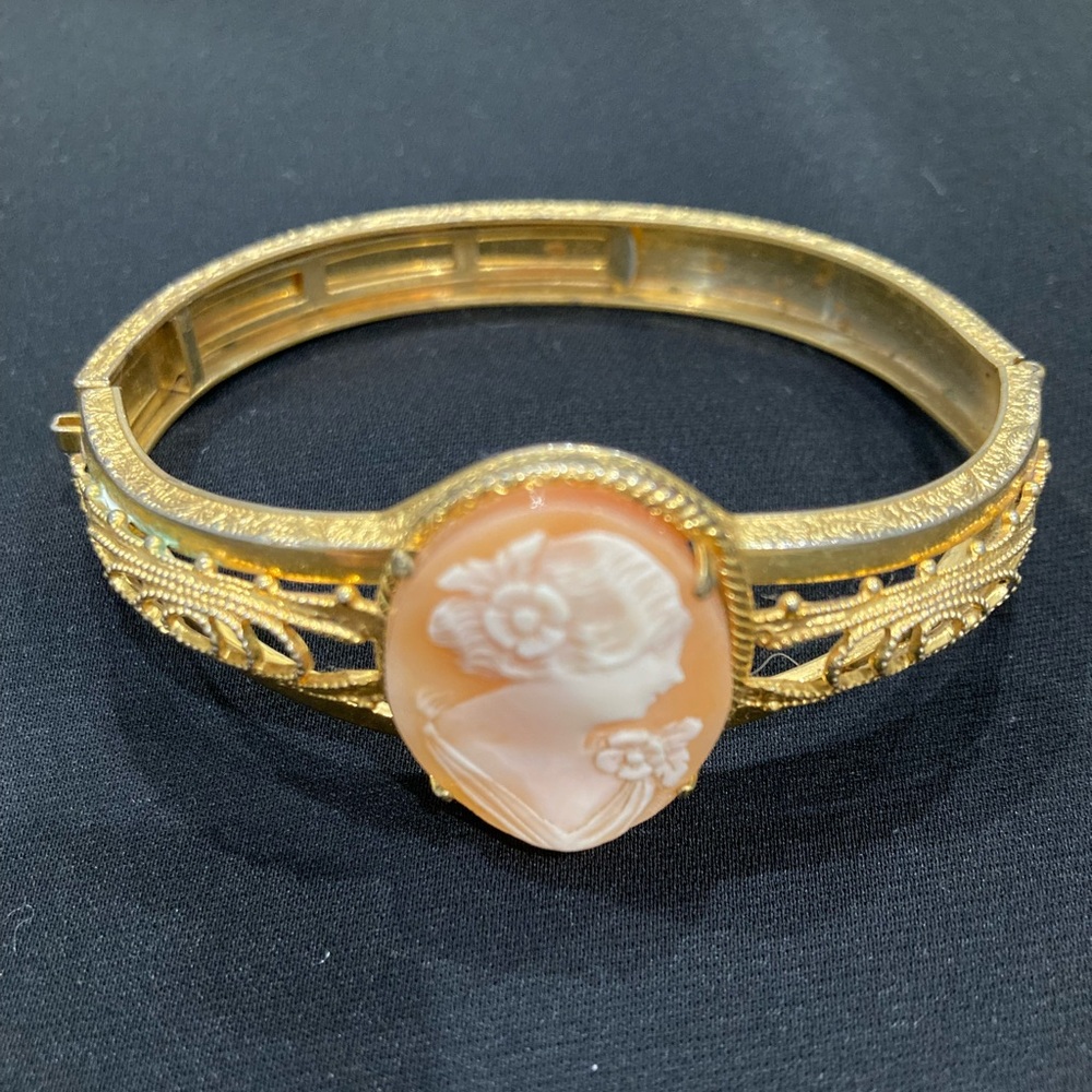 Antique Victorian Cameo Bracelet